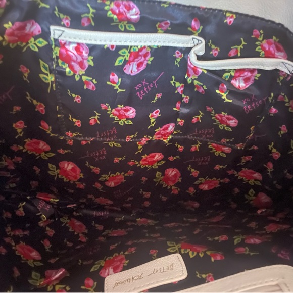 White with black striped Betsey Johnson purse - Picture 3 of 3